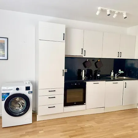 Modern Apartment With Terrace Near Scs
